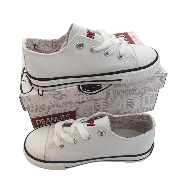 Peanuts Snoopy Heart Valentines Sneakers Girls - Picture 2 of 5